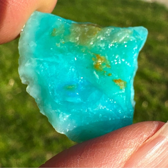 Peruvian 30.14 Carats Rare Andean Blue Opal Rough - Picture 16 of 17